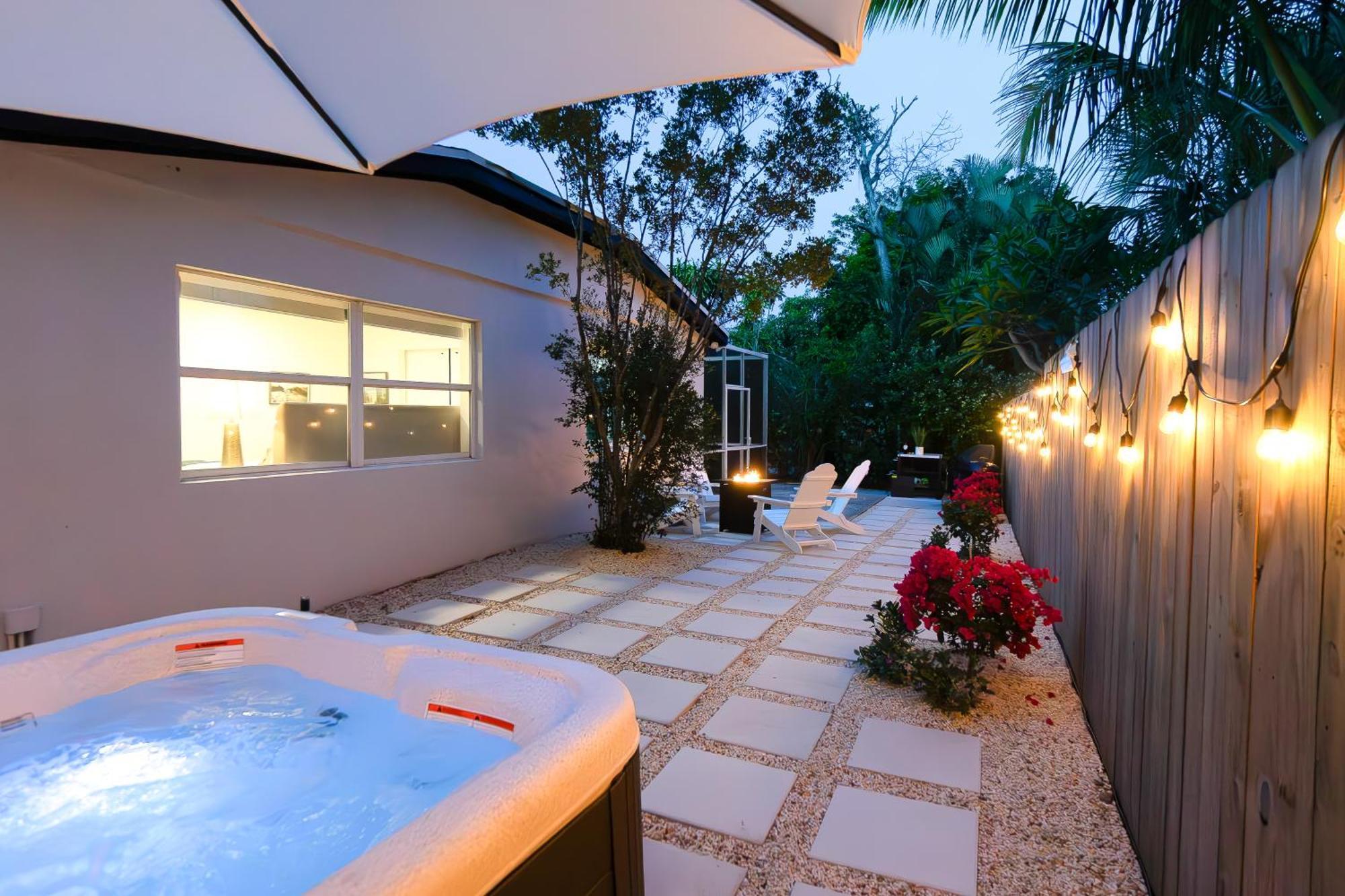 West Palm Beach Elegant 5Br With Hot Tub And Fire Pit Near Beach וסט פאלם ביץ' מראה חיצוני תמונה