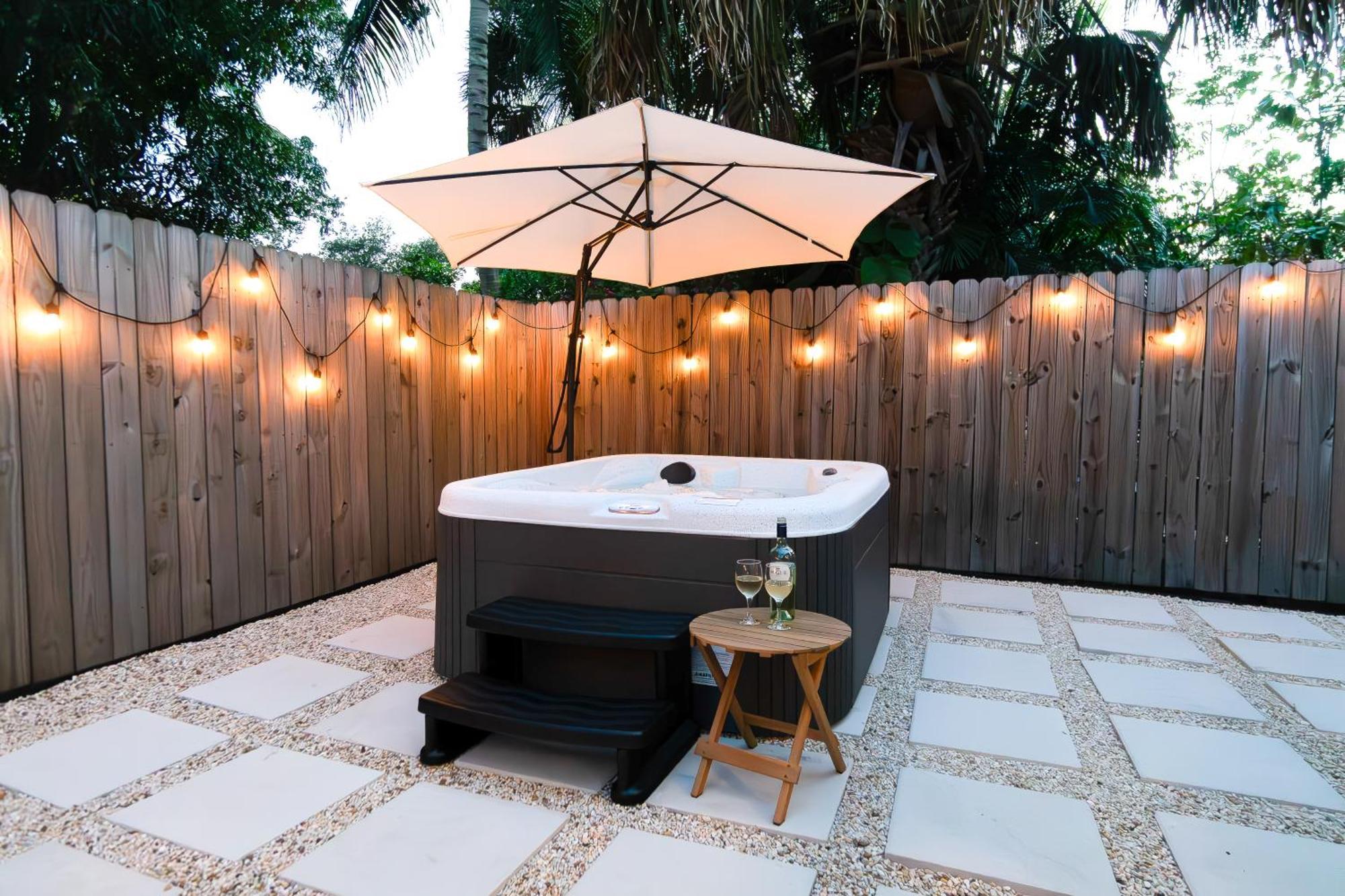 West Palm Beach Elegant 5Br With Hot Tub And Fire Pit Near Beach וסט פאלם ביץ' מראה חיצוני תמונה